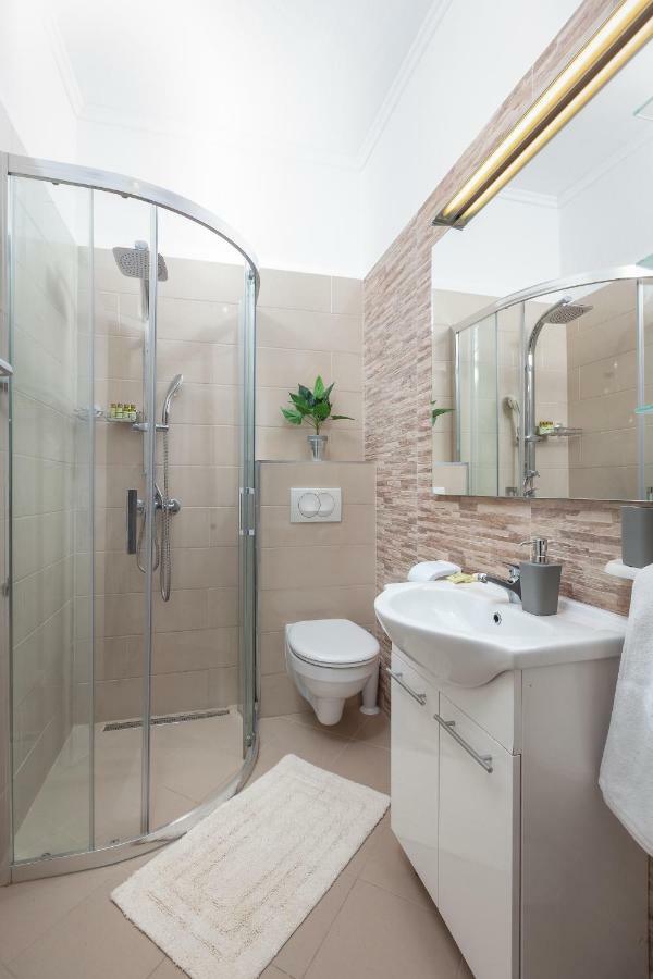 Apartments R Makarska Kültér fotó